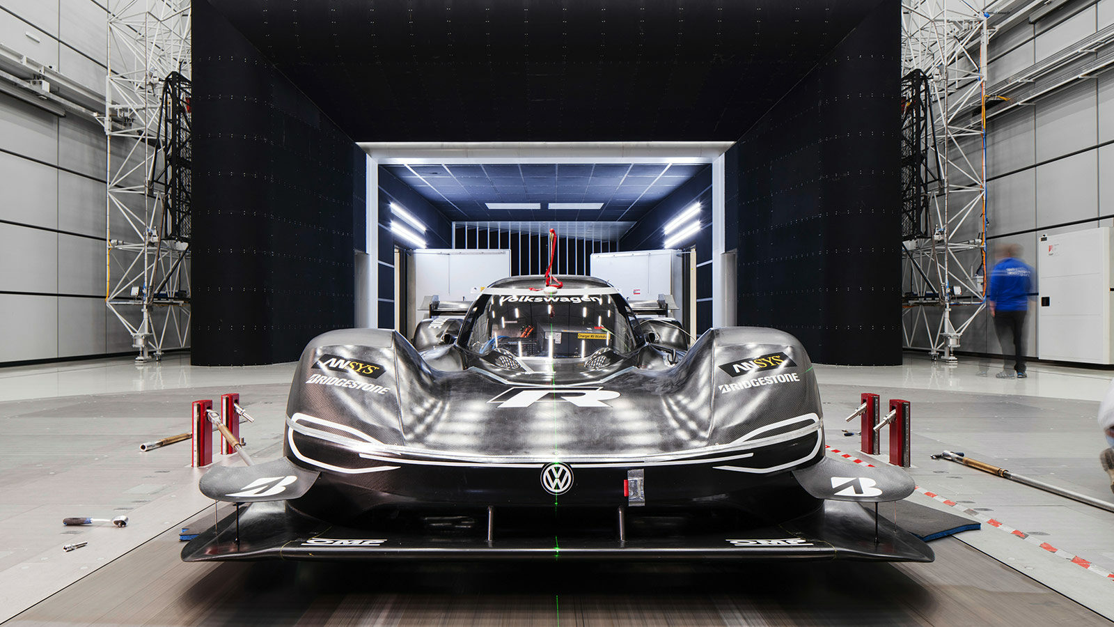 Volkswagen ID. R mit Formel-1-Technologie