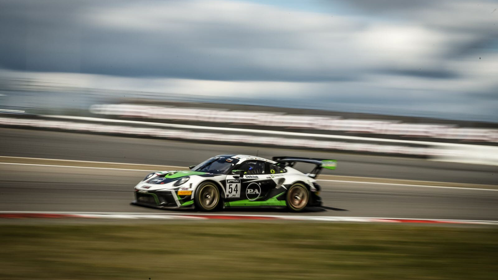 Dinamic Motorsport gewinnt am Nürburgring