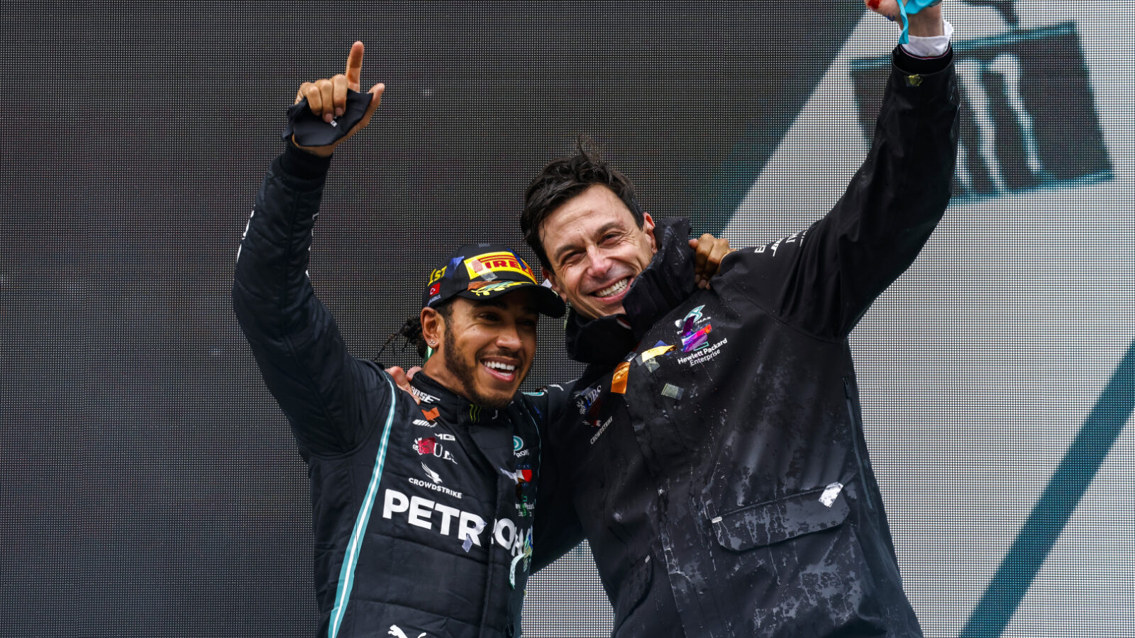 Mercedes und Hamilton schließen neuen Vertrag