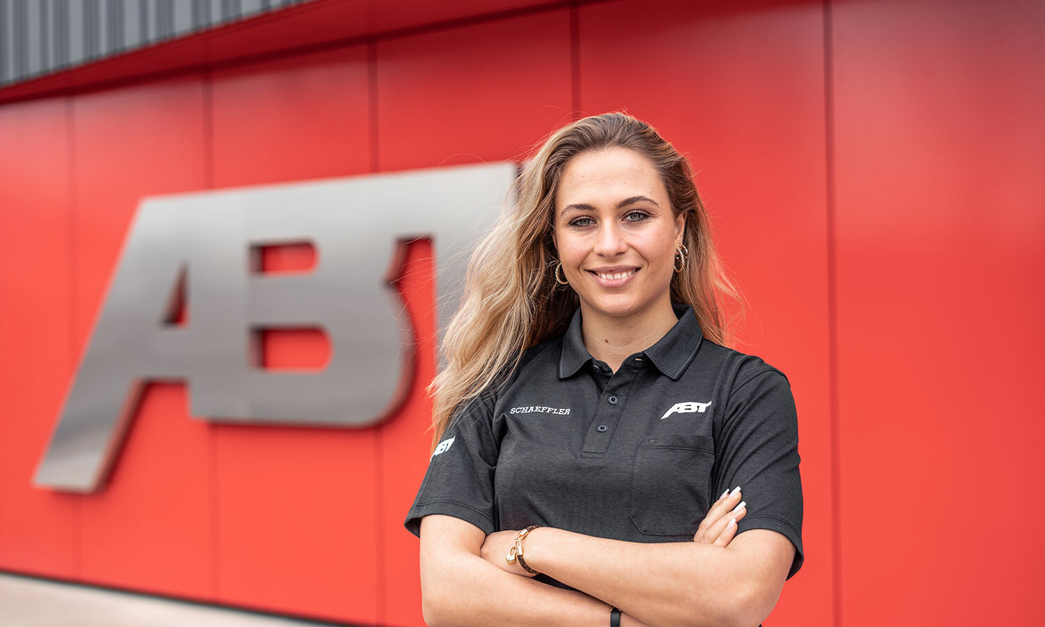 Sophia Flörsch startet 2021 in der DTM