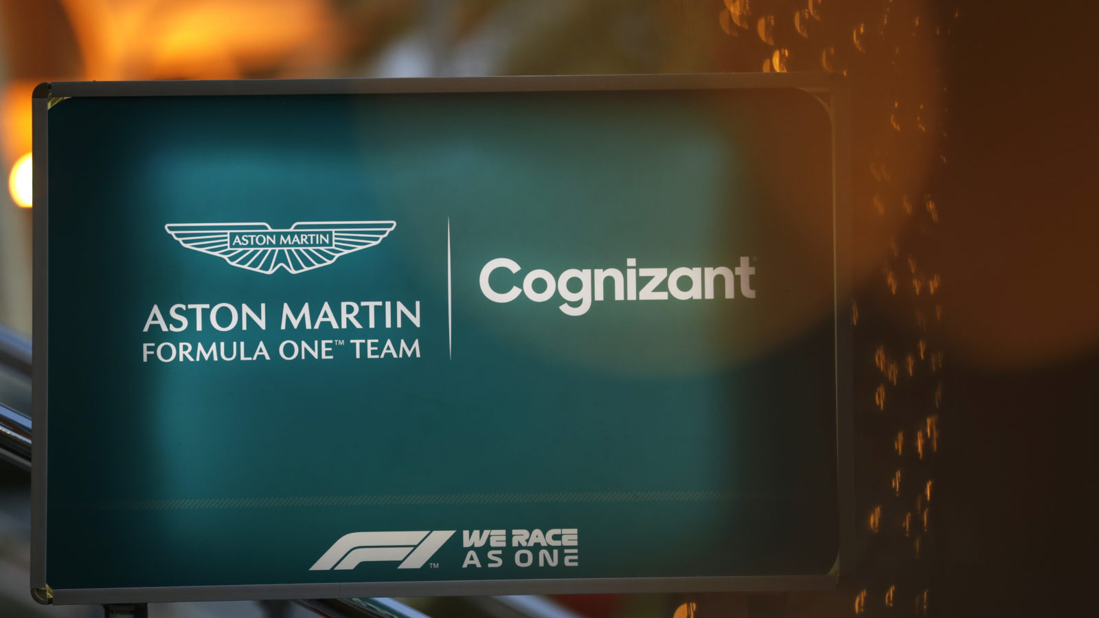 Zwei Aston Martin Mitarbeiter positiv auf Covid-19 getestet
