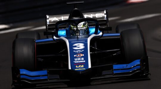 Guanyu Zhou gewinnt erstes F2 Rennen in Monaco