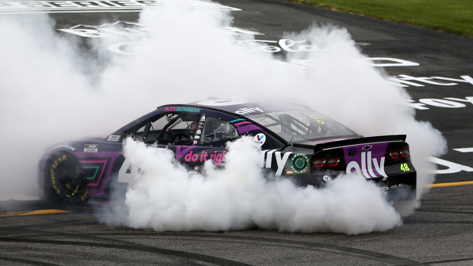 Alex Bowman gewinnt in Dover