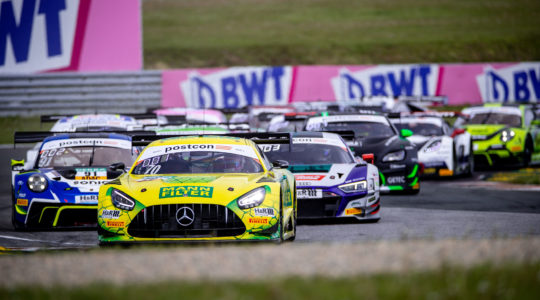 Mercedes-AMG gewinnt ADAC GT Masters Auftakt