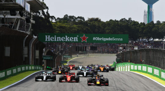 Brasilien Grand Prix mit vollen Tribünen