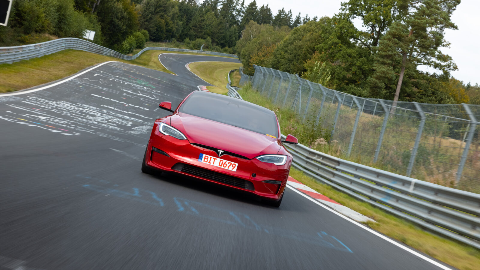 Tesla mit Nordschleifen-Rekord