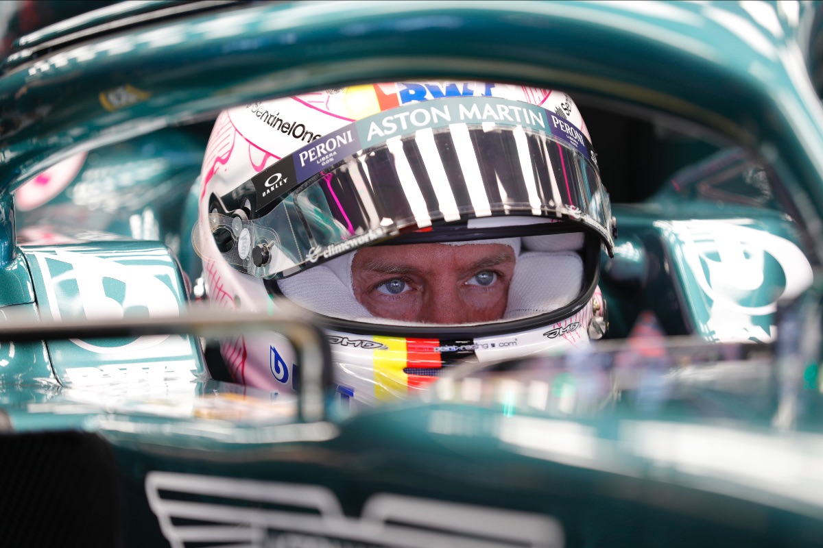 Sebastian Vettel weiter für Aston Martin