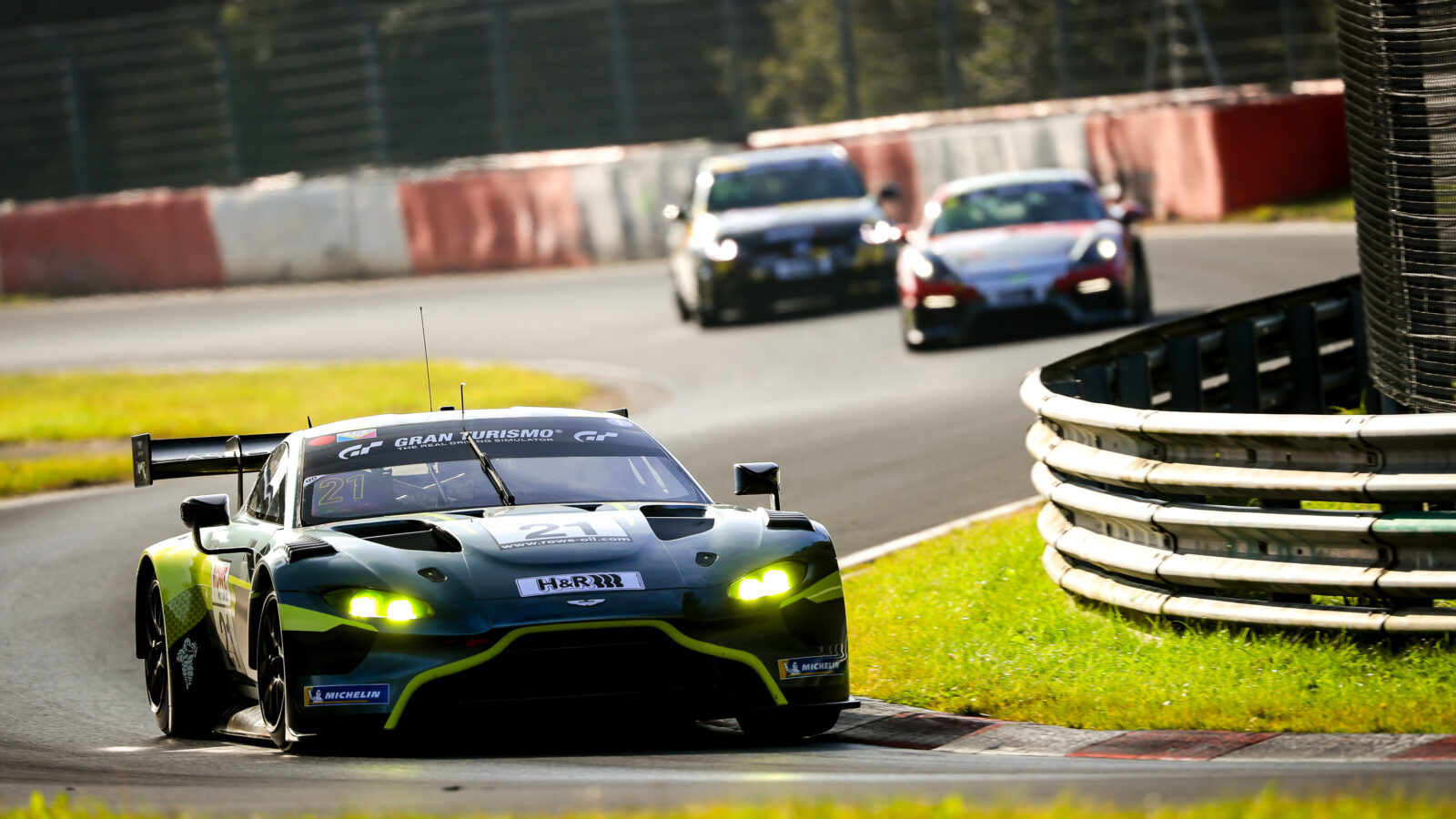 Aston Martin siegt bei NLS8
