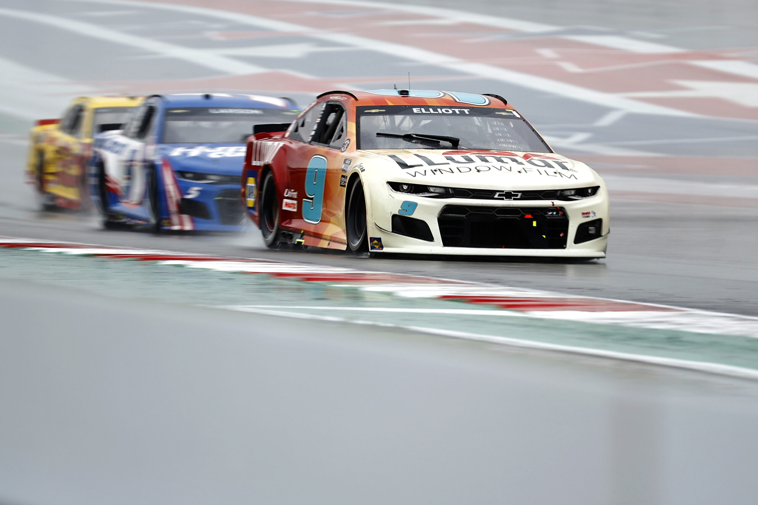 Chase Elliott wins NASCAR premiere in Texas